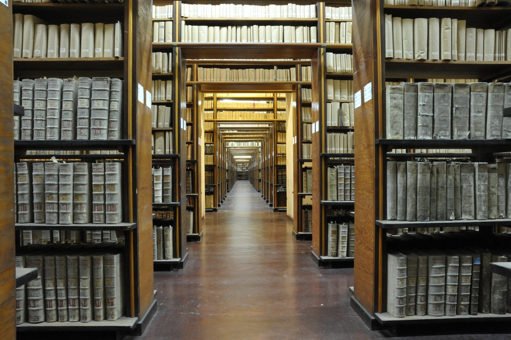 Архив. Библиотека университета Вроцлава. Современный архив. Хранилище библиотеки. Архив библиотеки.